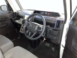 分かりやすく操作しやすい運転席まわりです☆