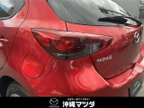ソウルレッドのMAZDA2が入荷しました!ワンオーナーで低走行ながらお手頃価格です!
