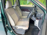運転席シート廻りは使用感も少なく、良好な状態となっています。丁寧に使われていたことがよくわかりますね。