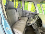 運転席シート廻りは使用感も少なく、良好な状態となっています。丁寧に使われていたことがよくわかりますね。