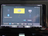 オーディオソースはご覧の通りです。Bluetoothを搭載しています。スマホと連動させると音楽等楽しむことが出来ます。