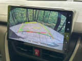 【バックカメラ】駐車時に後方がリアルタイム映像で確認できます。大型商業施設や立体駐車場での駐車時や、夜間のバック時に大活躍!運転スキルに関わらず、今や必須となった装備のひとつです!