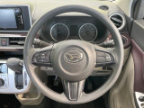 【ステアリングスイッチ】運転中、前方から目線をそらすことなく、オーディオ等の操作が可能な便利機能!安心&快適なドライブを演出してくれます♪