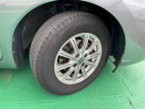タイヤサイズは185/70R14社外アルミホイール付き!(2018年夏タイヤ装着)冬タイヤ、ホイール注文も承っております☆