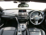 ◆インスツルメントパネルやインテリアトリムなどは、調和しなが洗練された室内を作り上げ、スイッチ類によって、優れた操作性をも実現。ドライバーの視線や動線を考え、人間工学に基づきデザインされています◆