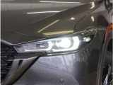 【LEDヘッドライト】省電力で長寿命の明るく運転しやすいLEDヘッドランプです。明るく照らすので暗い夜道からお客様を守ってくれます。お近くの広島マツダまでお越しください。