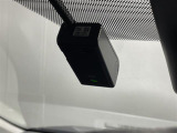 【ドライブレコーダー】映像・音声などの運転中の記録を残します。事故などを起こした起こされた時の証拠になりえますので、もしも時でも安心ですね。