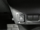【アクセサリーソケット】車内で電源が取れる便利な装備です。ちょっとした機器の使用などドライブ中の過ごし方の幅を広げてくれます。