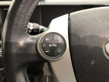【ステアリングスイッチ】左です。ハンドルから手を離さず、運転に集中したまま手元でオーディオ操作等ができます。