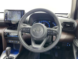 運転席まわりです。 各操作スイッチは使いやすい位置に配置されてます。