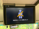 【フリップダウンモニター】大画面モニターで後席でもエンタメをお楽しみいただけます。小さなお子様にも大人気の装備です♪