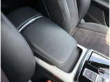 Audi正規ディーラーが高品質をお約束。高度な訓練・教育を受けたAudi専任メカニックが、100項目にもおよぶ精密な点検を実施。すべてクリアしたAudi車だけ、あなたのお手元に届けられるのです