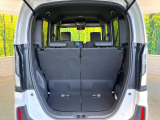 普段のお買い物や通勤、送迎等に十分な荷室スペースを確保しております。セカンドシートを倒すと、大きな荷物の積載も可能です♪