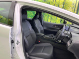 運転席シート廻りは使用感も少なく、良好な状態となっています。前オーナー様が丁寧に使っていたことがよくわかりますね。