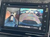 パノラミックビューモニター付きです。車両を上から見たような映像をディスプレイオーディオ画面に表示。運転席からの目視だけでは見にくい、車両周辺の状況をリアルタイムでしっかり確認できます。