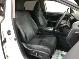 肩口までカバーしてくれる、ホールド感のあるシートなので安定した着座姿勢で運転可能です!