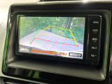 【バックカメラ】駐車時に後方がリアルタイム映像で確認できます。大型商業施設や立体駐車場での駐車時や、夜間のバック時に大活躍!運転スキルに関わらず、今や必須となった装備のひとつです!