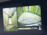 【アラウンドビューモニター】専用のカメラにより、上から見下ろしたような視点で360度クルマの周囲を確認することができます☆死角部分も確認しやすく、狭い場所での切り返しや駐車もスムーズに行えます。