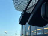 【ドライブレコーダー】映像・音声などの運転中の記録を残します。事故などを起こした起こされた時の証拠になりえますので、もしも時でも安心ですね。