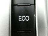 「ECONスイッチ」ONで省燃費制御モードになり燃費を向上させるように動作します。
