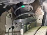 お車を安心してお乗りいただく為には、足回りの定期点検が欠かせません。サービスサポート(有償保証)では無料点検もご提供しており、安心のカーライフをお過ごしいただけるサポート体制が整っています。