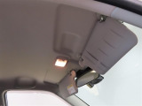 日差しをしっかり遮り、快適な運転をサポートします。