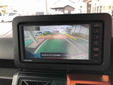 バックモニター付きで、駐車も安心です。