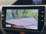【バックカメラ】駐車時に後方がリアルタイム映像で確認できます。大型商業施設や立体駐車場での駐車時や、夜間のバック時に大活躍!運転スキルに関わらず、今や必須となった装備のひとつです!