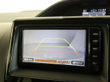 バックガイドモニターで、後方を確認しながら安心して駐車することができます。運転初心者も熟練者も必須の機能ですよ!