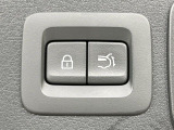 【パワーバックドア】スマートキーや運転席のボタンを押すだけでリアゲートが自動で開閉します!荷物を持っている時や、高い位置にあるバックドアを閉める際に便利な機能です♪