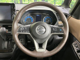 【純正革巻きステアリング】上質な革を使用することで、手にしっかり馴染みとても運転しやすいハンドルです♪