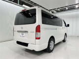 広々とした車内空間に優れた燃費性能。