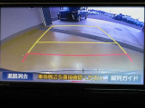バックモニター付きです。モニターにはガイド線も表示されます。