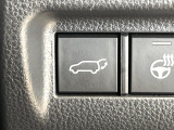 【パワーバックドア】スマートキーや運転席のボタンを押すだけでリアゲートが自動で開閉します!荷物を持っている時や、高い位置にあるバックドアを閉める際に便利な機能です♪
