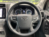 【純正革巻きステアリング】上質な革を使用することで、手にしっかり馴染みとても運転しやすいハンドルです♪