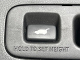 【パワーバックドア】スマートキーや運転席のボタンを押すだけでリアゲートが自動で開閉します!荷物を持っている時や、高い位置にあるバックドアを閉める際に便利な機能です♪