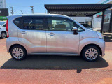 ご成約のおクルマ全て、エンジンオイルを交換してご納車させていただきます!また、点検時に消耗品の状態確認も行い必要に応じて新品交換させていただきます!