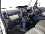 見通しのよいすっきりとした視界で、誰でも運転しやすいです。運転のしやすさは疲れにくさにも繋がりますよ♪