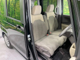 運転席シート廻りは使用感も少なく、良好な状態となっています。丁寧に使われていたことがよくわかりますね。