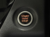 【プッシュスタート】スマートキーを持っているだけ、鍵を差し込むことなく、ボタンを押すだけでエンジン始動や停止を行うことができます。