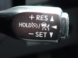 【クルーズコントロール】高速道路での長距離走行が楽に。アクセルペダルを踏まずに車速を一定に保つことが可能です。前方の車両を感知して車間を保つように速度調節してくれます!!