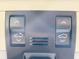 【サンルーフ】開放感たっぷりの希少装備、サンルーフが装着されています!車内に明かりを取り入れたり景色を楽しむ以外にも、車内の空気も簡単に換気できて快適です!