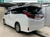 「中古車ハイブリッド保証」付き。ハイブリッド機構を無償で保証します。保証期間は、初度登録年月から10年目まで、またはロングラン保証が終わってから3年間。ただし累計走行距離が20万km以内です。
