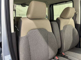 高いホールド性で運転姿勢が安定します。長距離ドライブでも疲れにくいのが魅力です。