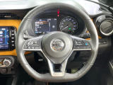 【純正革巻きステアリング】上質な革を使用することで、手にしっかり馴染みとても運転しやすいハンドルです♪