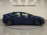 【まるごとクリーニング】シートを取り外し、車内を徹底洗浄。隅々まで丁寧に仕上げています。