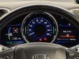 【メーターまわり】ドライバーから見やすい位置にあって安全運転に寄与します。マルチインフォメーションディスプレイでは、クルマに関するたくさんの情報を確認可能。