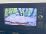 【バックカメラ】駐車時に後方がリアルタイム映像で確認できます。大型商業施設や立体駐車場での駐車時や、夜間のバック時に大活躍!運転スキルに関わらず、今や必須となった装備のひとつです!