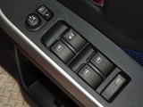 電動格納式ドアミラー・パワーウインドウを装備しています。