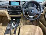 コックピットは、BMWらしくセンター・コンソールがドライバーに向けて傾けられた設計になっています。